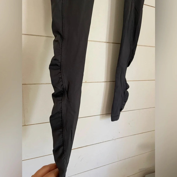 Lululemon Run Smoothly Legging - Picture 2 of 7